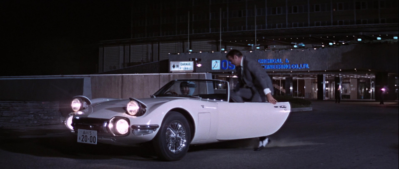 Illustration for article titled You Only Live Twice: The Bond Movie That Takes It To A Whole Other Level